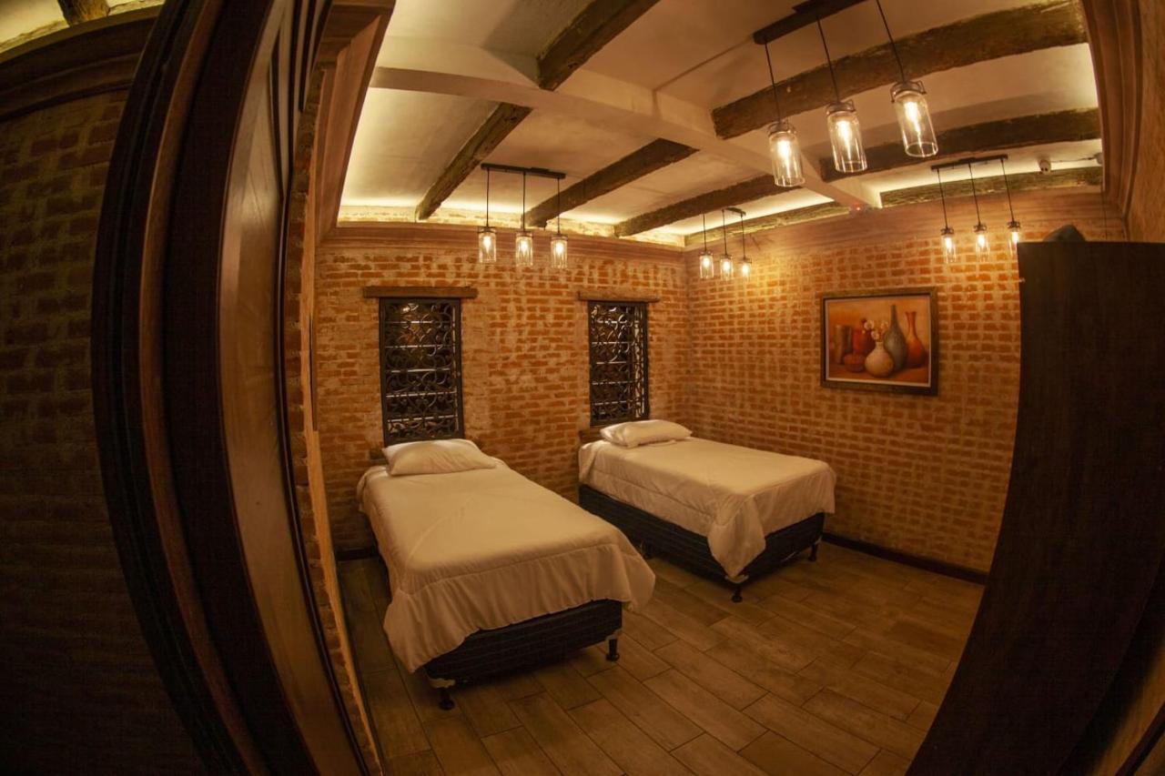 Auberge de jeunesse Hot Chipilin à Antigua Extérieur photo