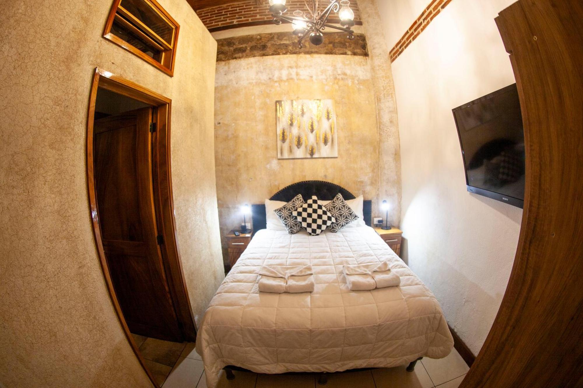 Auberge de jeunesse Hot Chipilin à Antigua Extérieur photo