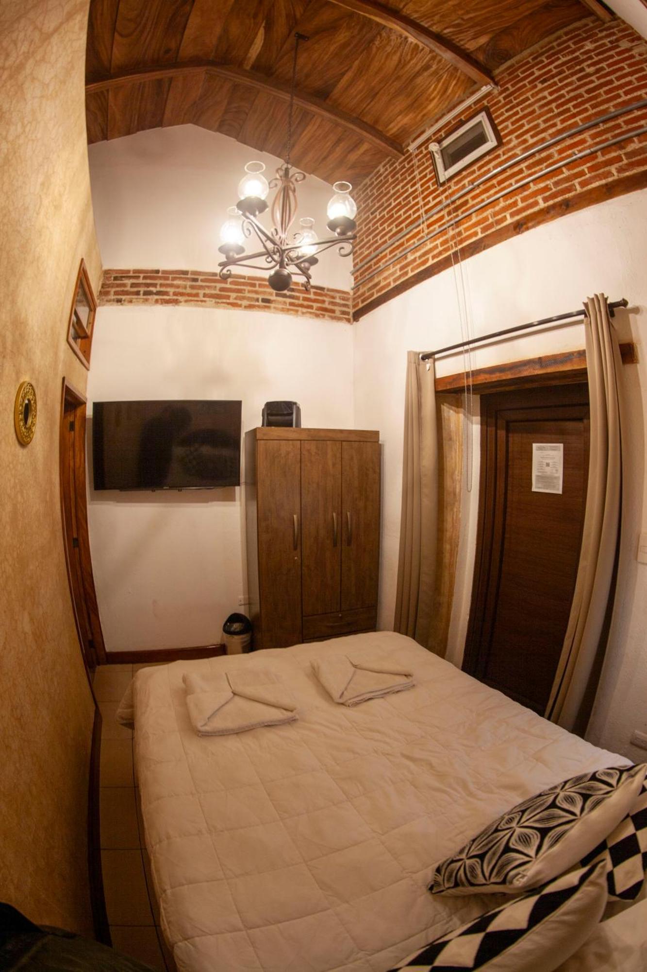 Auberge de jeunesse Hot Chipilin à Antigua Extérieur photo
