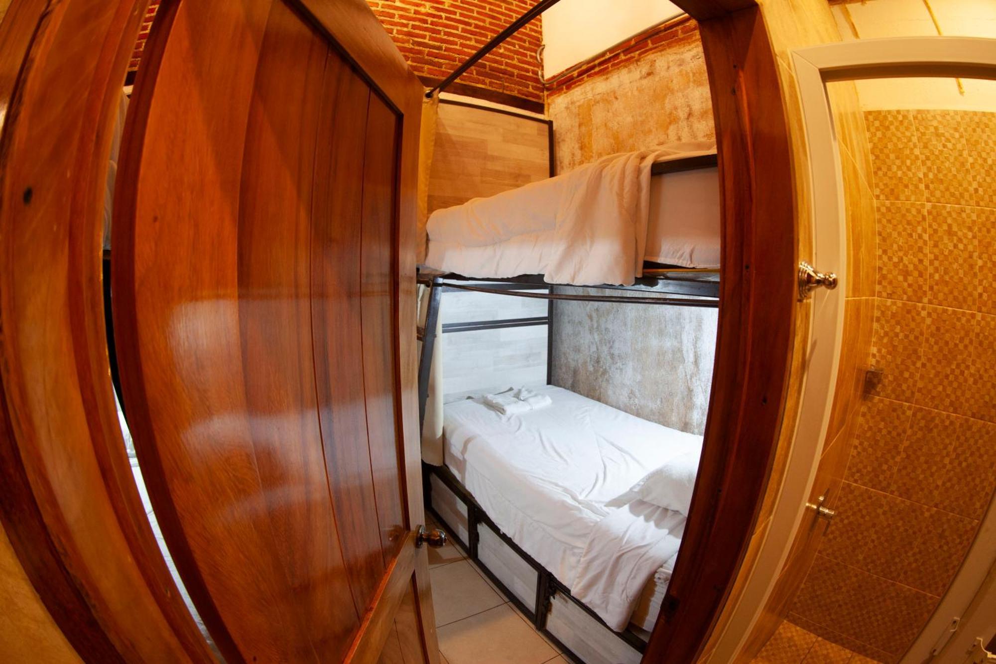 Auberge de jeunesse Hot Chipilin à Antigua Extérieur photo