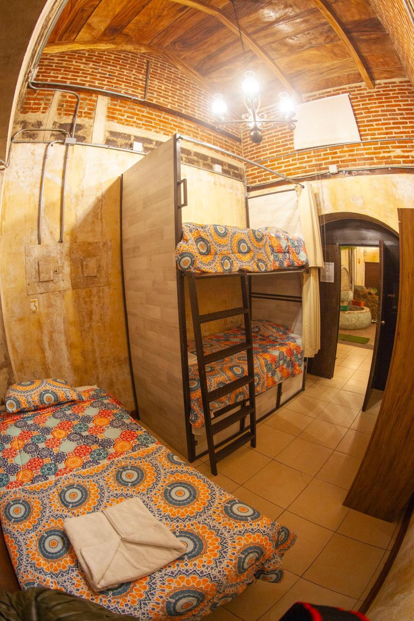 Auberge de jeunesse Hot Chipilin à Antigua Extérieur photo